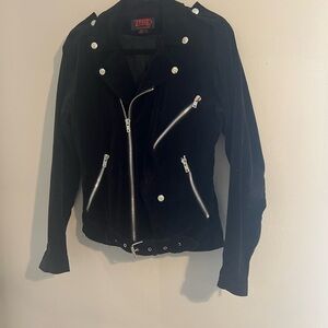 Tripp NYC Black velvet Jacket with Silver Accents runs big!!
